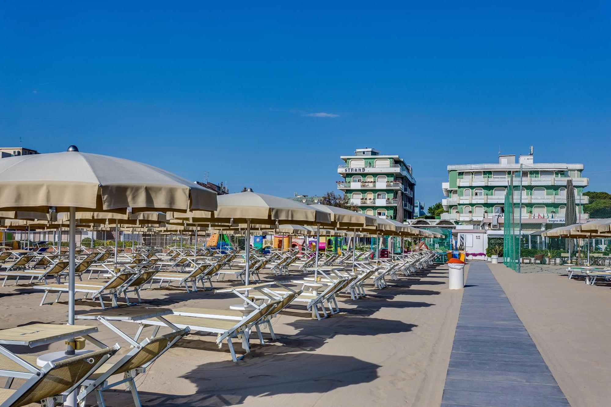 Hotel Gambrinus Cervia Exterior photo